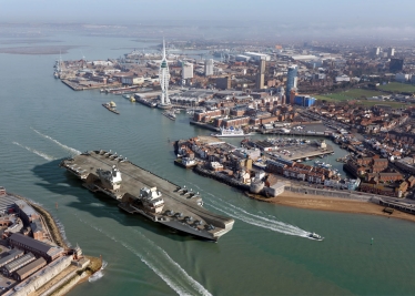 New Aircraft Carrier to pass Thames Estuary entrance